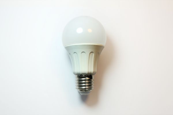 cod. LED-A5A60-186524  LAMPADINA a LED AIGOSTAR 186524 A5 A60 E27 12W 4000K Naturale...
