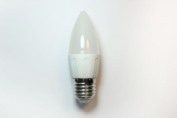 cod. LED-A5C37-175900  LAMPADINA a LED AIGOSTAR 175900 A5 C37 E27 4W 3000K Calda...